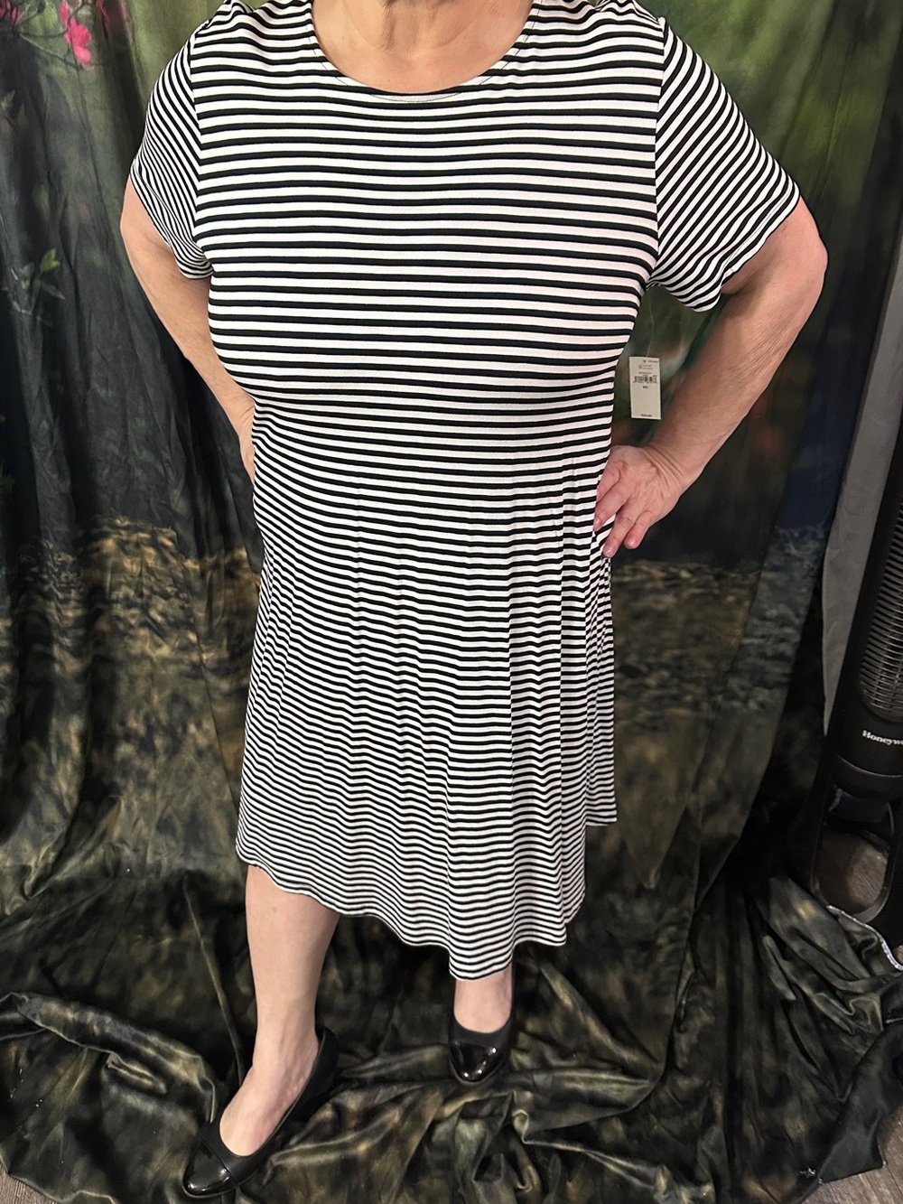 Old Navy XXL Black and White Striped Short Sleeve Tshirt Swing Dress NWT - Picture 2 of 8